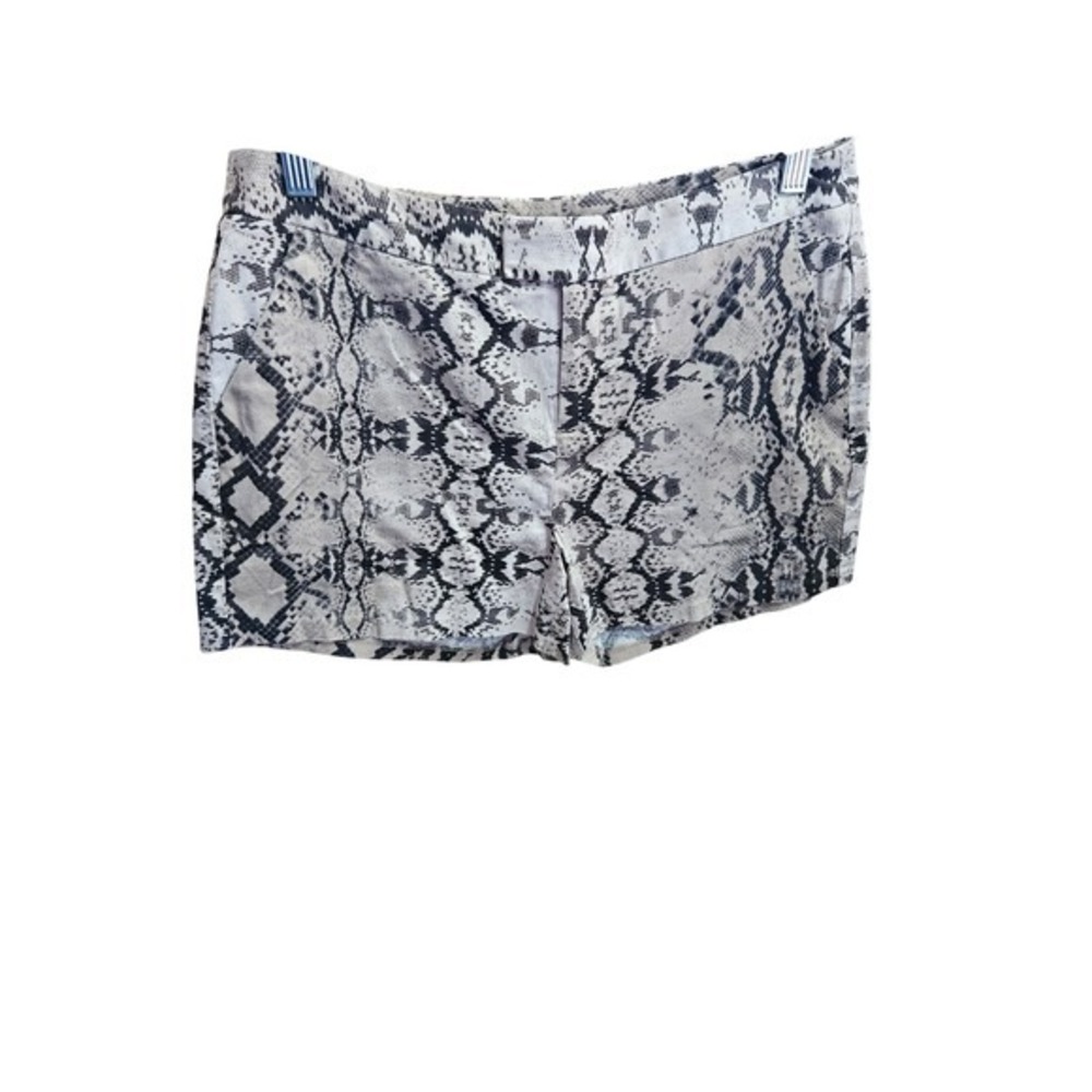 Jennifer Lopez Snakeskin‎ Print Shorts Size 6 Career Casual